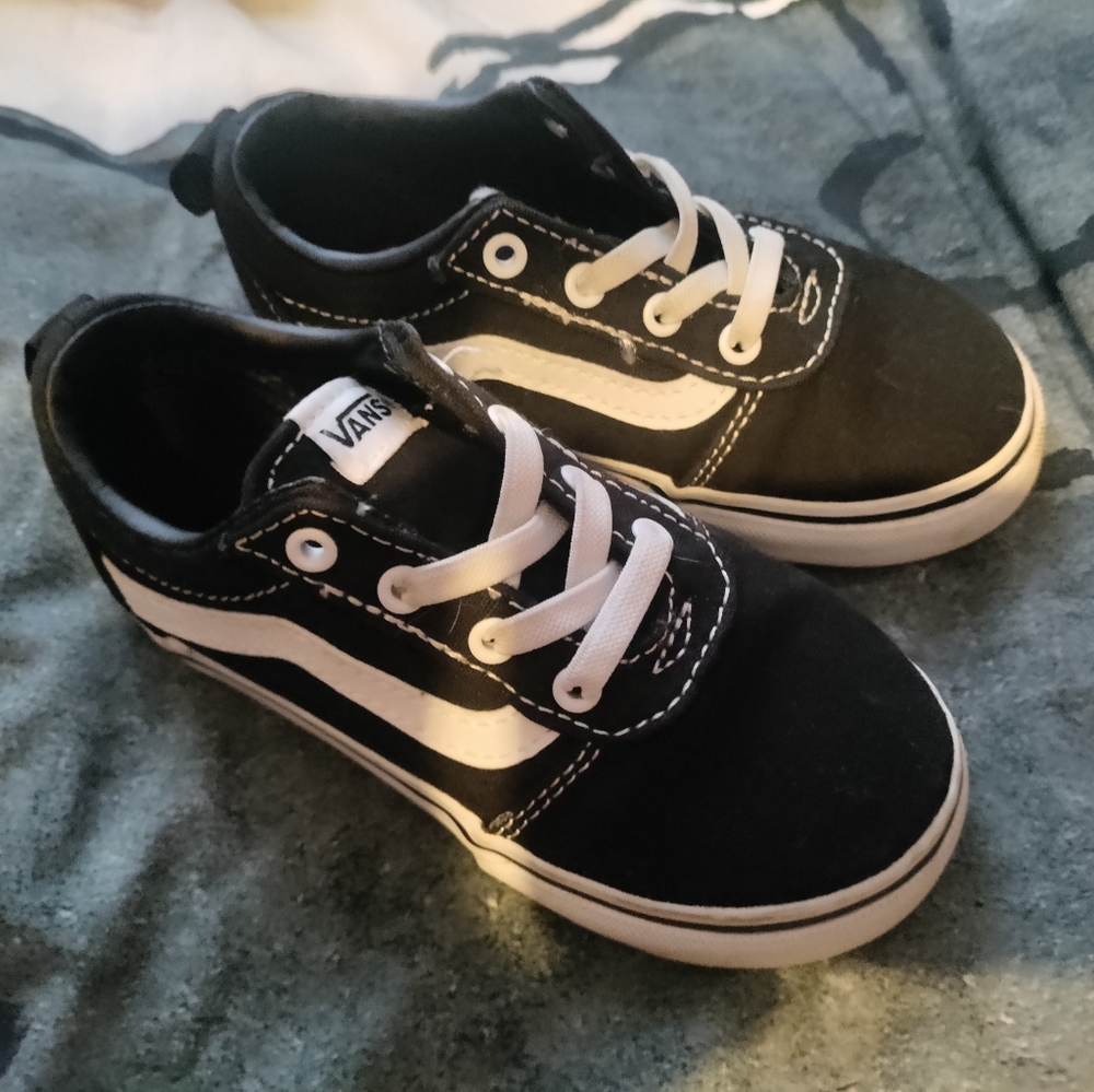 Toddler size 9 slip on vans - Picture 1 of 2